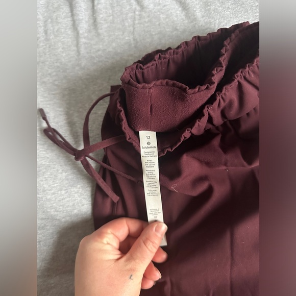 Stretch high rise Lululemon 7/8 pant - Picture 2 of 2